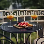Eugenia Hotel 4*