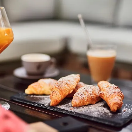 欧亨尼娅别墅酒店 4* 洛夫兰