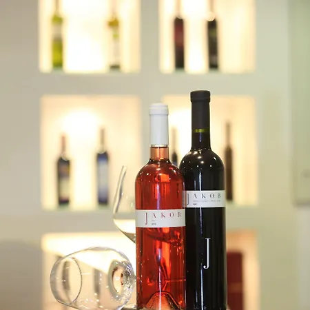 欧亨尼娅别墅酒店 4* 洛夫兰