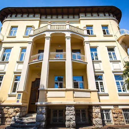 Eugenia 호텔 로브란