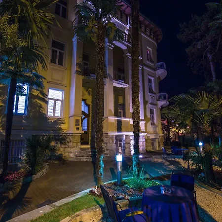 欧亨尼娅别墅酒店 洛夫兰