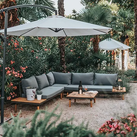 欧亨尼娅别墅酒店 4*